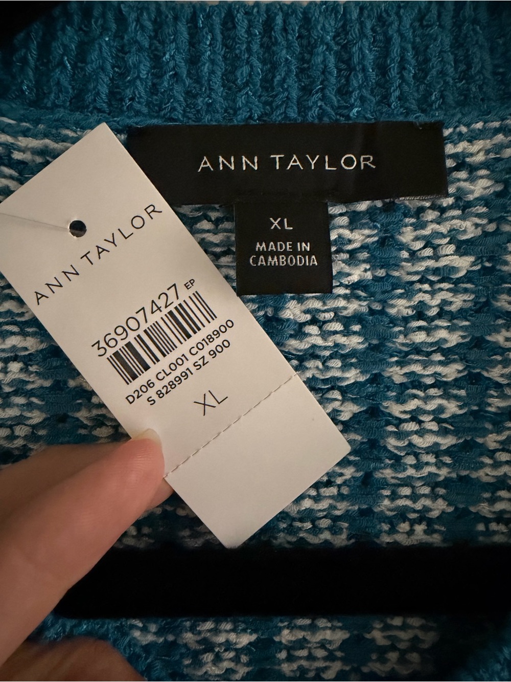 Ann Taylor Blue and White Textured Knit Cardigan Set - Picture 10 of 14